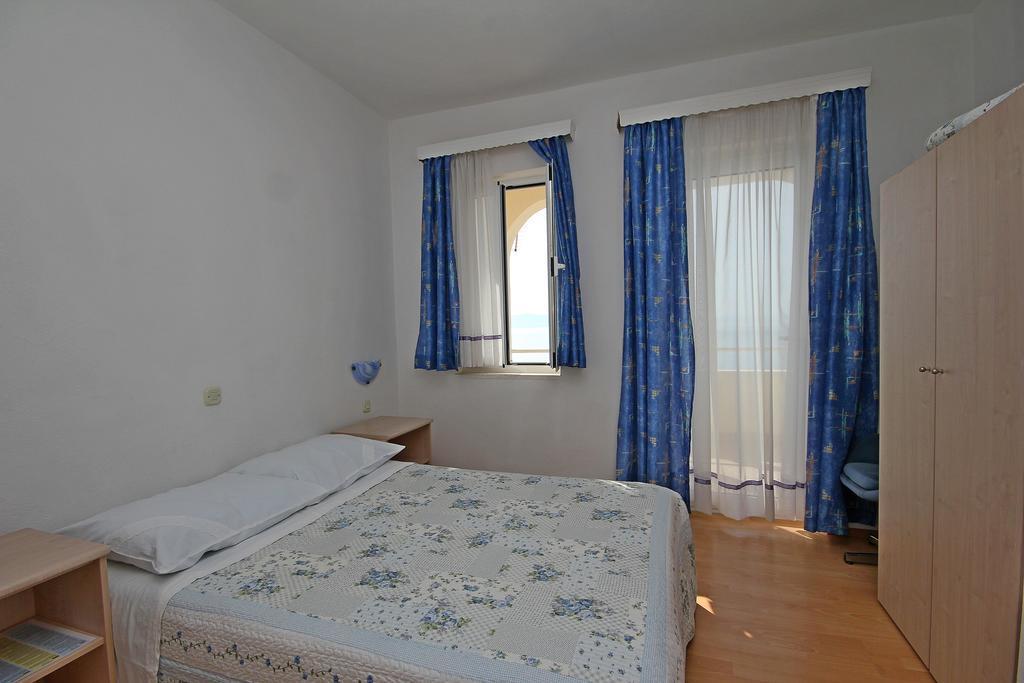 Apartments Adrion Drasnice Ruang foto