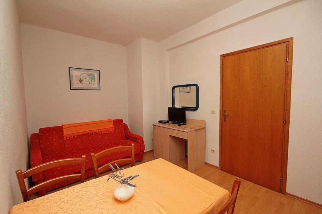 Apartments Adrion Drasnice Ruang foto